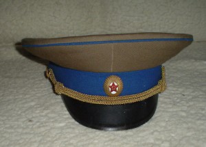 и еще фуражка