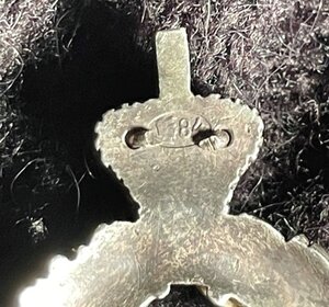 Клейма на знаках