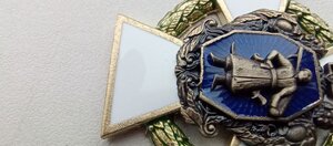 Почесний нагрудний знак Головкома ЗСУ «Хрест Військова честь