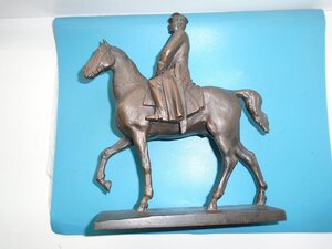 Статуя Маршал Ворошилов на коне