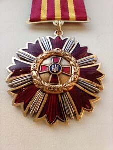 Нагрудний знак «За заслуги перед Збройними Силами України»