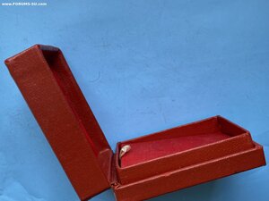 Фирменнная коробочка от знака____ СССР (1940-50 годы)