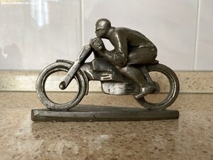 Мотоциклист. Монументскульптура.