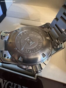 Брутальный мощный Longines на комплекте.