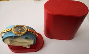 Женские новые позолоченные  часы СССР. в упаковке с доком