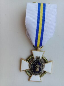 Почесний нагрудний знак Головкома ЗСУ «Хрест Військова честь