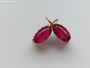 Золотые серьги. 583 проба. СССР. Вес - 4.77 гр. Корунды.