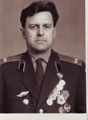 Подполковник с КИТАЙСКИМИ наградами.