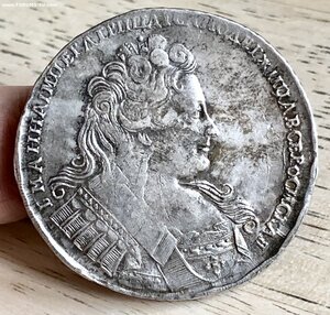 РУБЛЬ 1732, КМД, брошь на груди