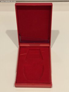 Коробка с гербом