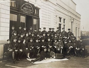 Большое фото чекистов на паспарту