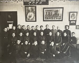 Большое фото чекистов на паспарту (39,5 х 32 см)