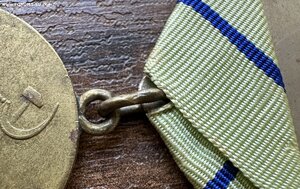 За оборону Севастополя.