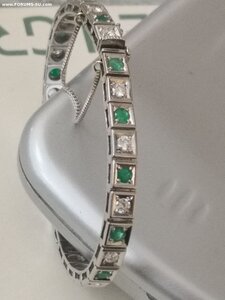 Браслет.. белое золото 585. Бриллианты и изумруды по 16 шт