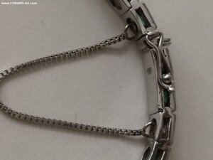 Браслет.. белое золото 585. Бриллианты и изумруды по 16 шт