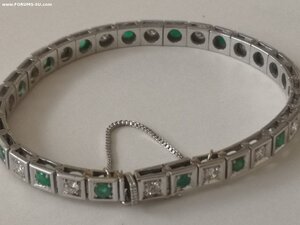 Браслет.. белое золото 585. Бриллианты и изумруды по 16 шт