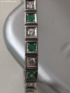 Браслет.. белое золото 585. Бриллианты и изумруды по 16 шт