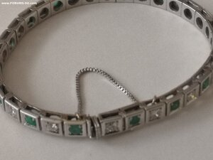 Браслет.. белое золото 585. Бриллианты и изумруды по 16 шт