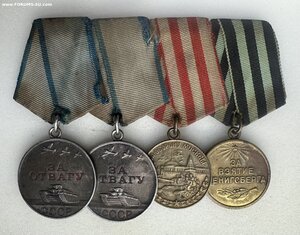 Комплект с двумя «За Отвагу» на геройского старшину.