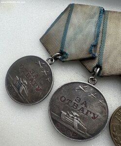 Комплект с двумя «За Отвагу» на геройского старшину.