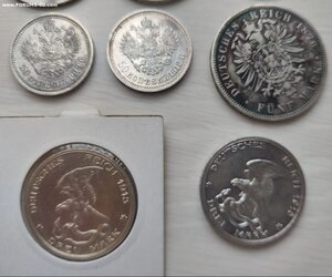 Продам 11 серебрянных монет