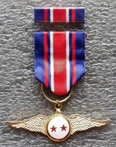 Наградной знак лётчика с планкой Китай