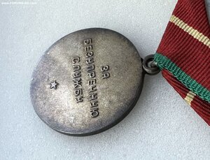 20 лет КГБ. СЕРЕБРО. Состояние отличное. Тупые лучи!