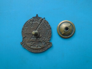 Знак 10 лет октябрьской революции.