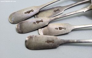 Ложки чайные с монограмами.84.