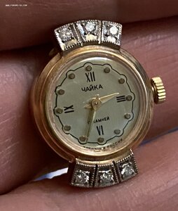 Женские золотые " Ч А Й К А" с брЮликами