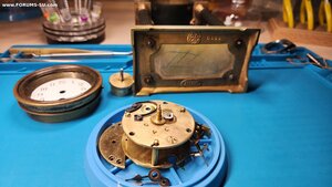 Помогите определить название и производителя часов