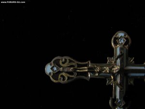 Золотой нательный крест. Эмаль,бриллианты.