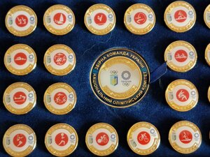Набор знаків (28 штук)+ медаль НОК Україна 2020 р. Японія