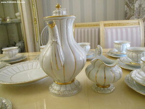 Антиквартый сервиз. На 12 персон.Мейсен.Тыква.