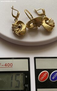 Комплект :серьги+кольцо.