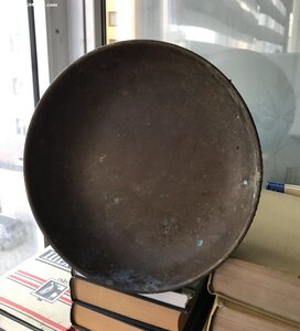 Прошу помощи в определении производителя вазы для фруктов.