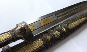 Кинжал. Кавказ. Серебро. Работа золотом. Кость. Надписи. 48