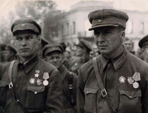 БКЗ, комиссар партизанского отряда.