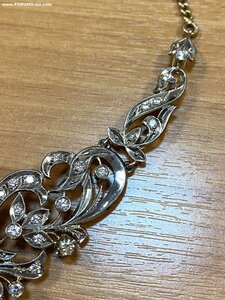 Бриллиантовое колье. 583 проба со звездой. Очень дорого.