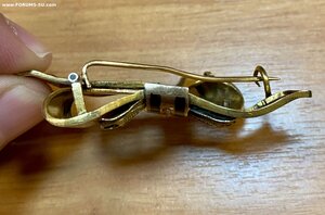 Золотая брошь 56 пробы. Большой размер. Эмаль, жемчуг