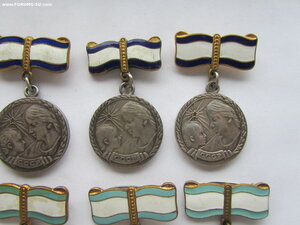 5 медалей материнства 1 ст и 6 медалей 2 ст. Вместе.