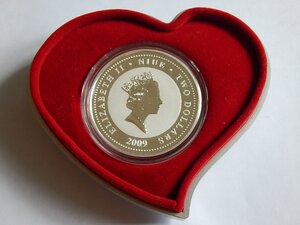 Ниуэ 2 доллара 2009 г. Любовь драгоценна. Чёрные лебеди.