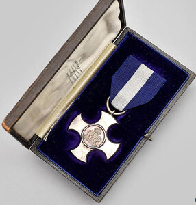 Куплю коробку и ленту к английскому D.S.C.