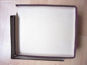 Старинный альбом из шагреневой кожи с золотым обрезом.