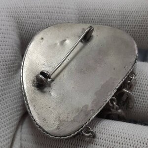 Брошка янтарь