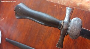 Подскажите пожалуйста что за клинок или штык,стилет ...