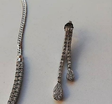 Золотой комплект с бриллиантами.