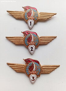 Знаки классности летчиков-космонавтов СССР - 1, 2 и 3-й клас