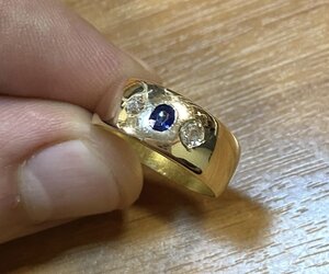 Золотое кольцо с алмазами. Алмазы, сапфир, золото 56 проба.
