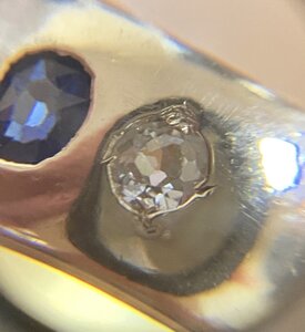 Золотое кольцо с алмазами. Алмазы, сапфир, золото 56 проба.